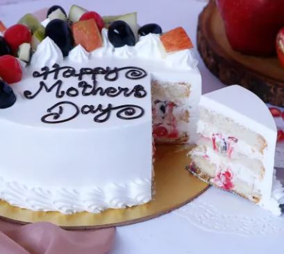 Healthy-Fruit-Cake-for-Mom2.jpg