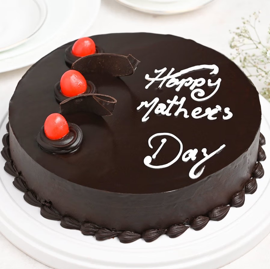 Moms-Chocolate-Heaven-Cake-1.jpg