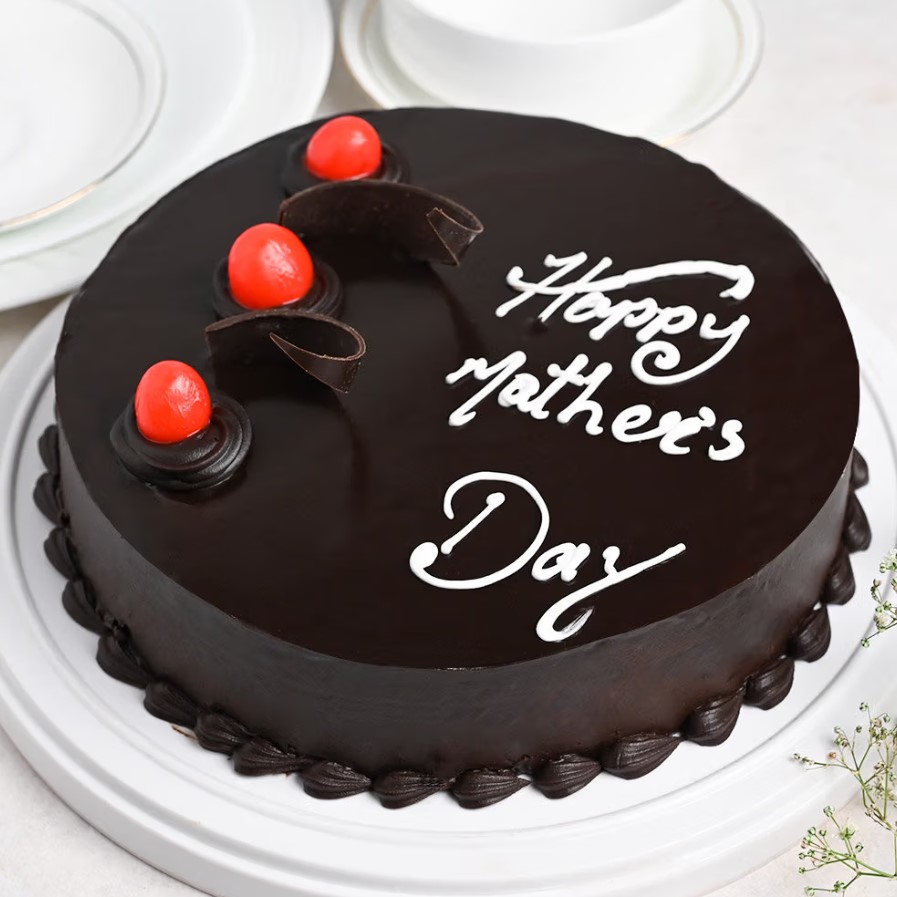 Moms-Chocolate-Heaven-Cake.jpg