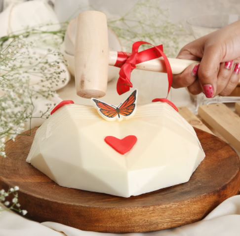 Red-Velvet-Pinata-Cake-2.jpg