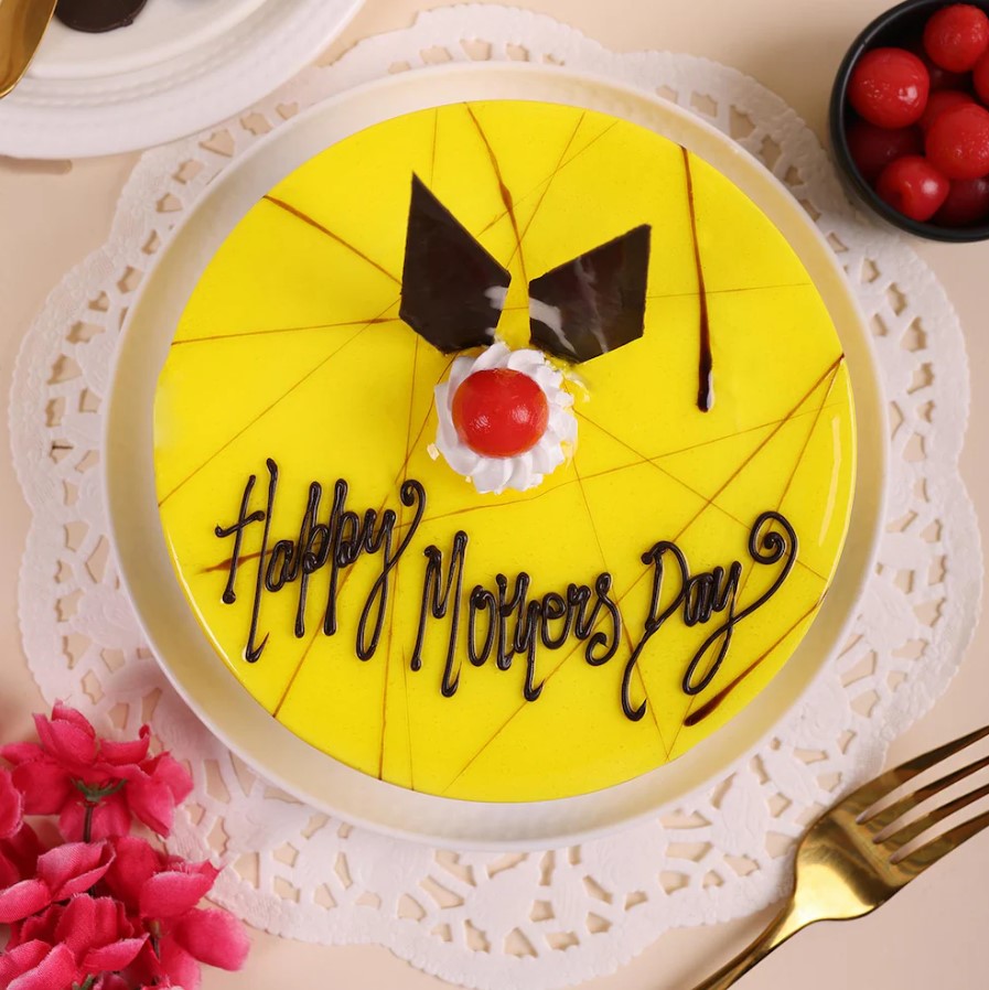 Tropical-Pineapple-Tribute-Cake-for-Mom-1.jpg