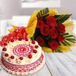 A beautiful bouquet of charming roses paired with a delicious cake, ideal for special occasions and thoughtful gifting.