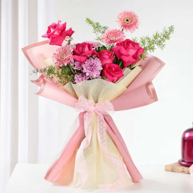 Lavish Petals And Heart Cake 1