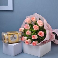 A classic arrangement of vintage roses paired with Ferrero Rocher chocolates, an exquisite gift for luxury celebrations and romantic occasions.