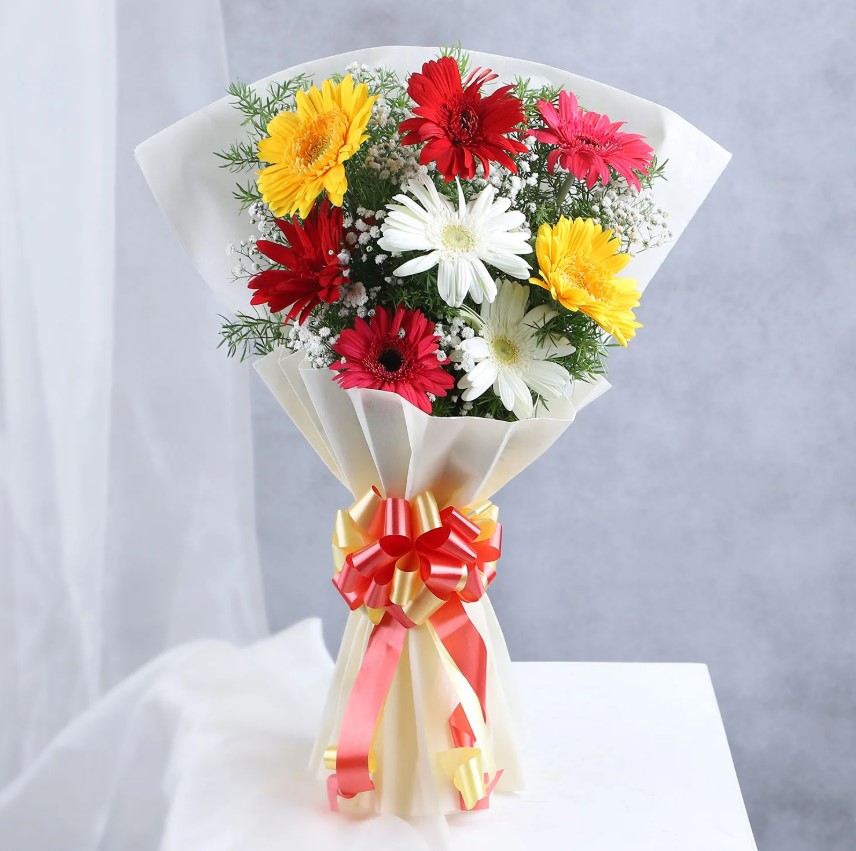 Vibrant Gerbera & Butterscotch Cake 3